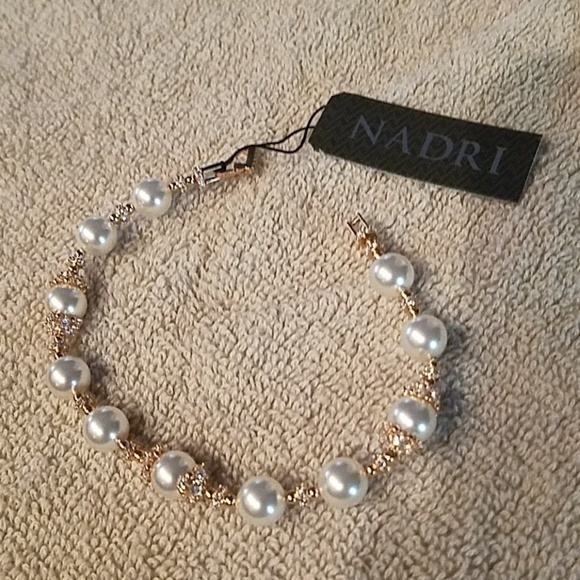 Nadri Gold tone Crystal‎ and Pearl Bracelet - Picture 1 of 3